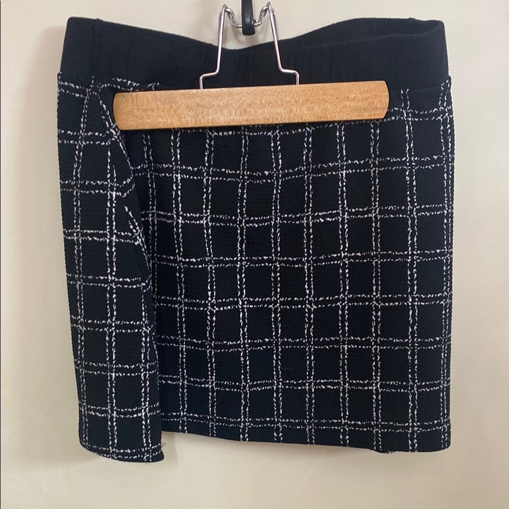 Chic Black and White Plaid Skirt